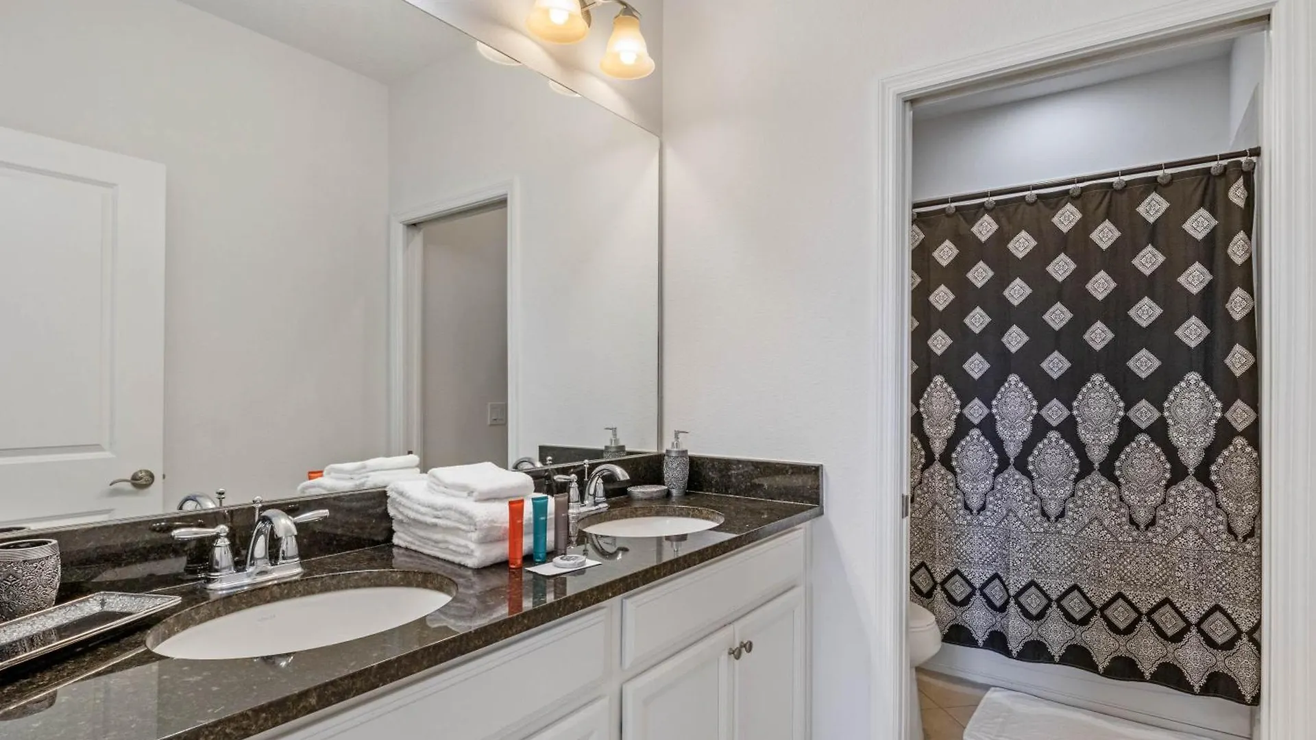 4 Bedroom-4,5 Bathroom Festival Resort 290 Cd Davenport Holiday home