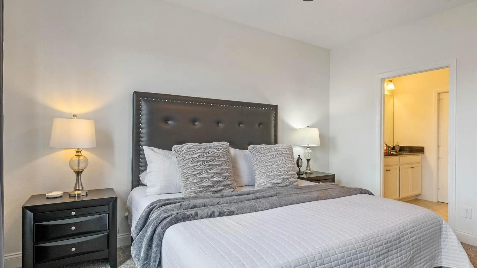 4 Bedroom-4,5 Bathroom Festival Resort 290 Cd Davenport Holiday home